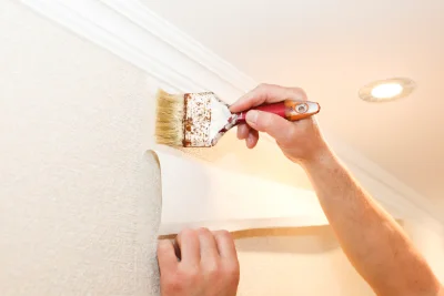 Pose de papier peint à Molinot — revêtements muraux et toiles de verre